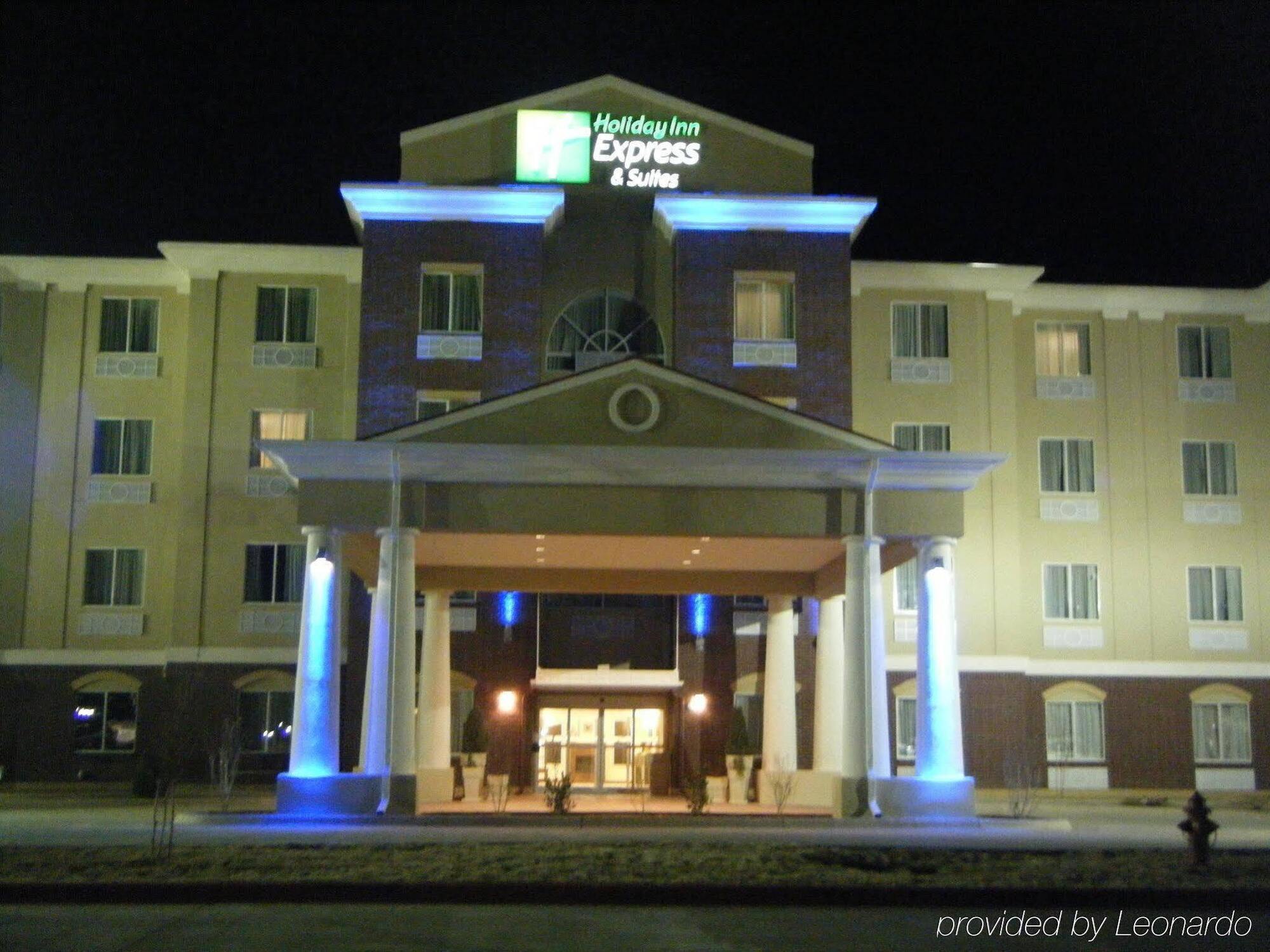 Holiday Inn Express Hotel & Suites Dumas By Ihg Bagian luar foto