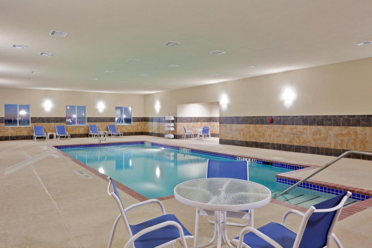 Holiday Inn Express Hotel & Suites Dumas By Ihg Bagian luar foto
